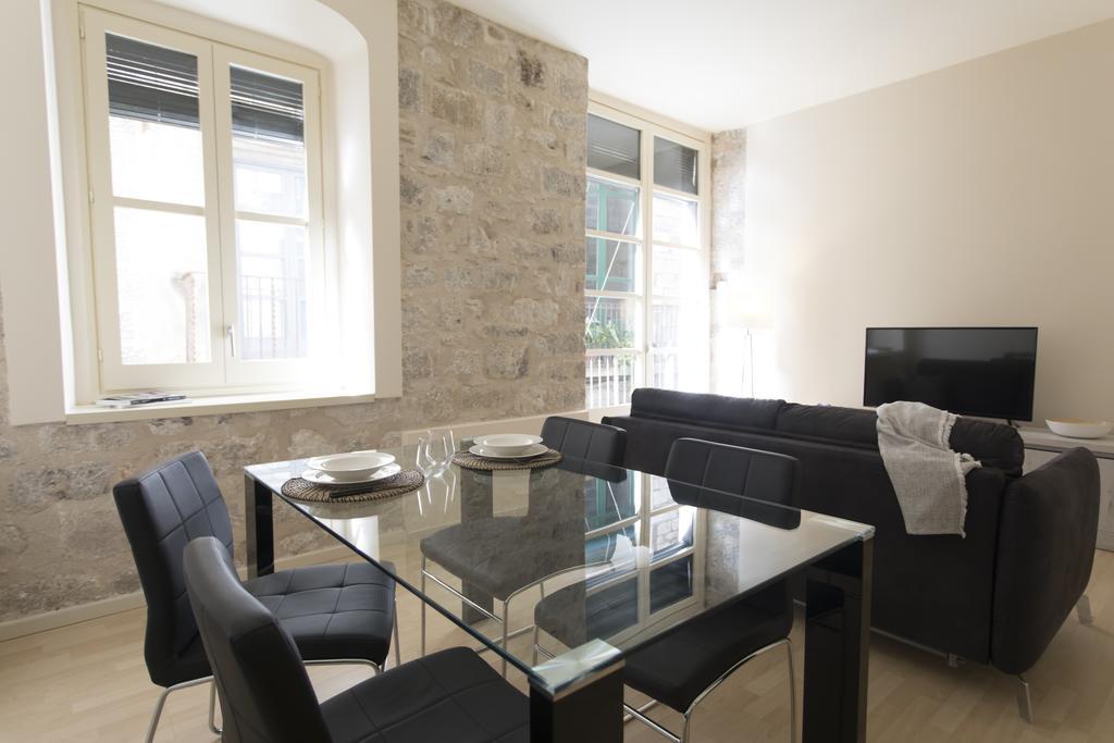 Bravissimo Cort Reial-2A Apartment Girona Luaran gambar